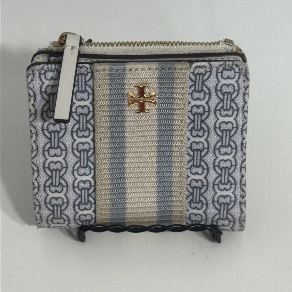 Tory Burch Gemini Link Pattern Wallet with Gold Accent GUC - Picture 2 of 7